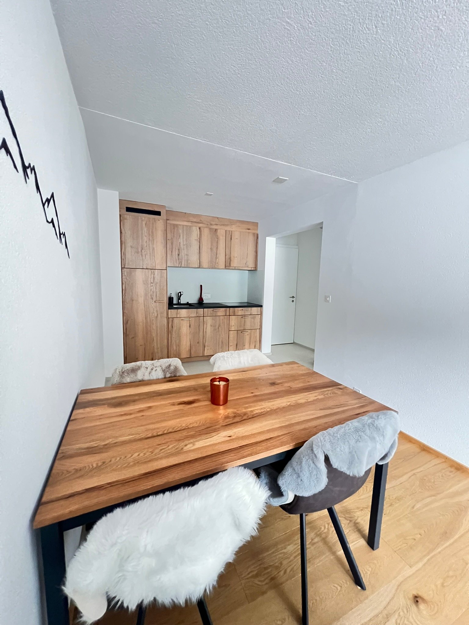 Laax Alpine Apartment kitchen table 2
